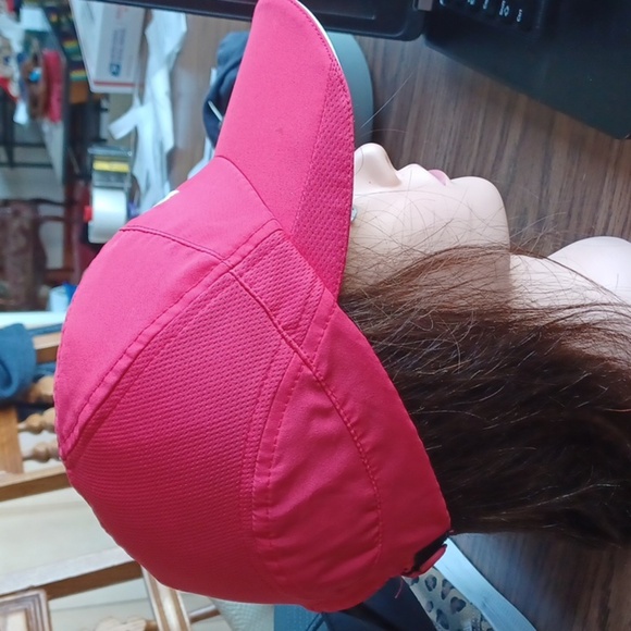 Nike baseball hat feathetlight dri-fit in red w/white accents. Unisex in EUC. 🧢 - Picture 2 of 4